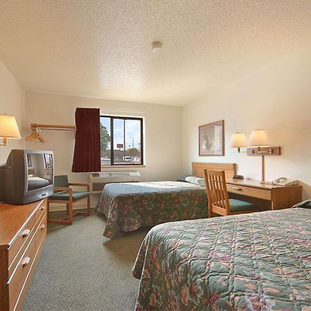 Super 8 By Wyndham Hammond/North Hotel Room photo