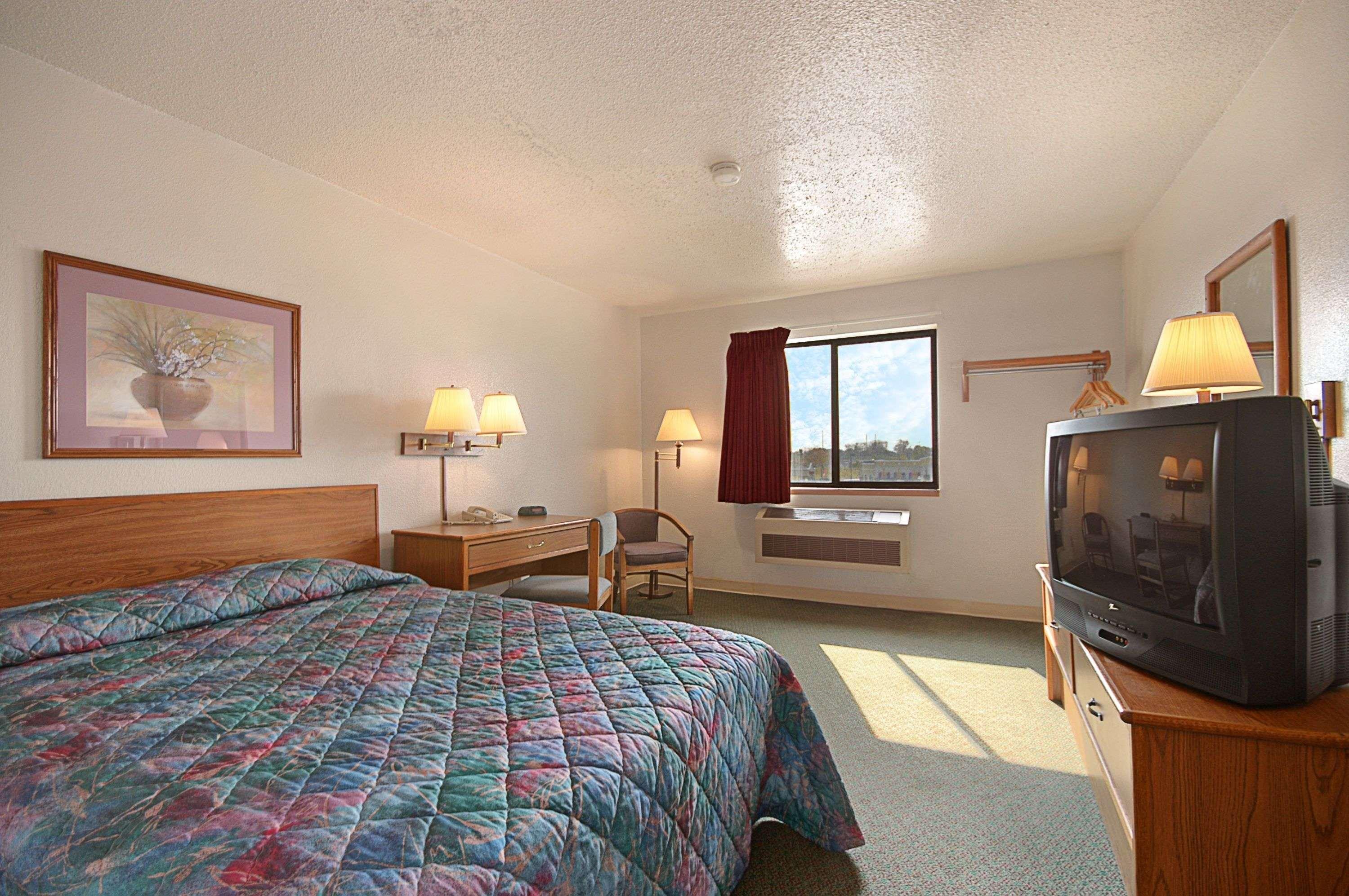 Super 8 By Wyndham Hammond/North Hotel Room photo