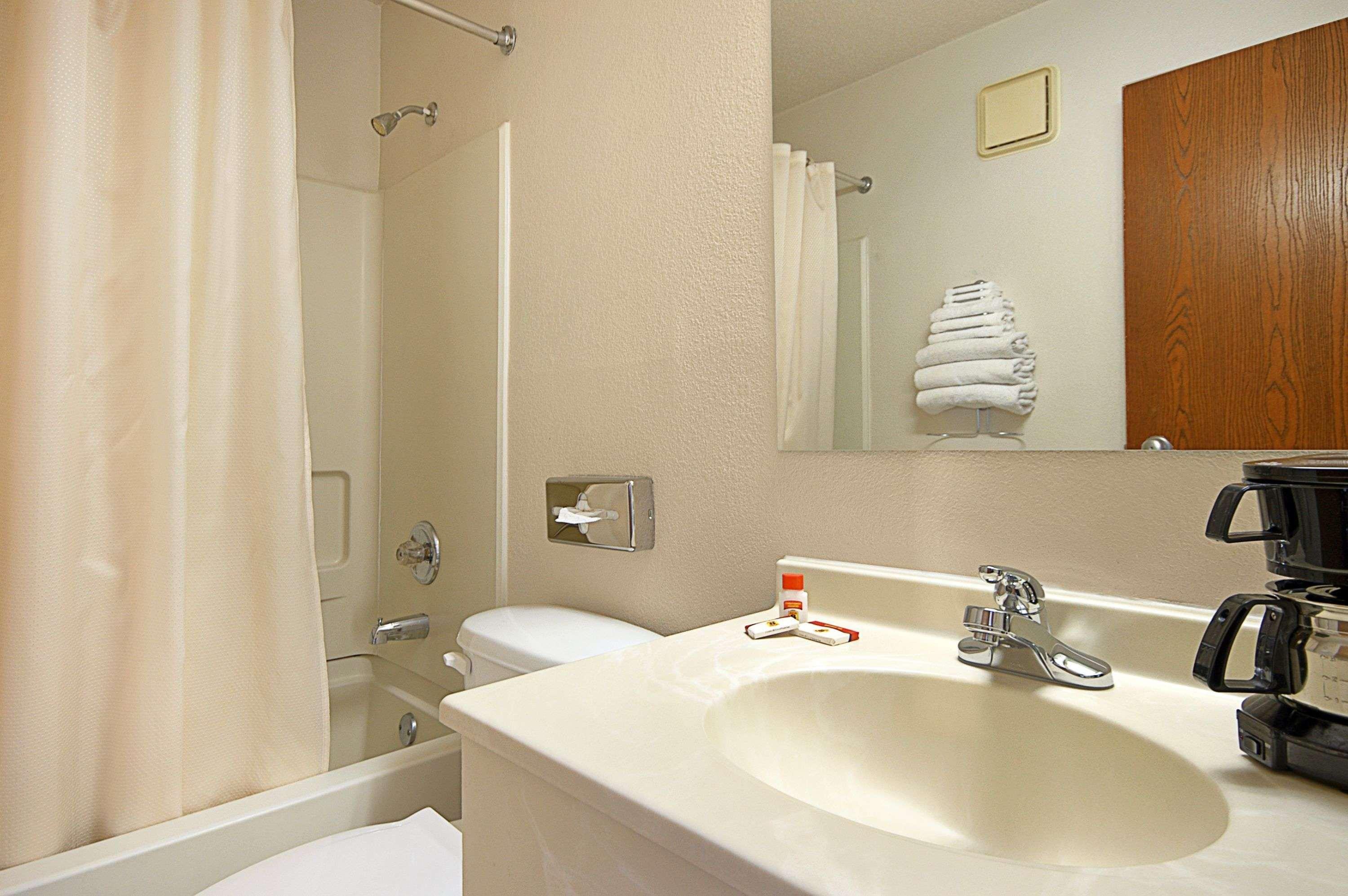 Super 8 By Wyndham Hammond/North Hotel Room photo